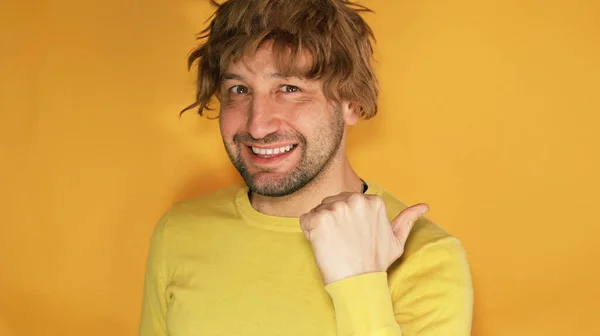 Young Man Wearing Yellow Shirt Standing Isolated Yellow Background Smiling — Stockfoto