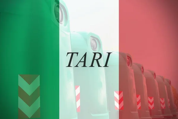 国内のビンを背景にイタリア国旗とイタリア税のテキスト の概念 — ストック写真
