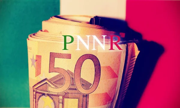 Zavřít Eurobankovky Italskou Vlajkou Textem Pnnr — Stock fotografie