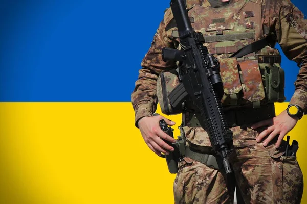 Oekraïense Vlag Met Soldaat Als Achtergrond Concept Van Het Leger — Stockfoto