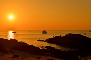 Tekne ve sunset beach