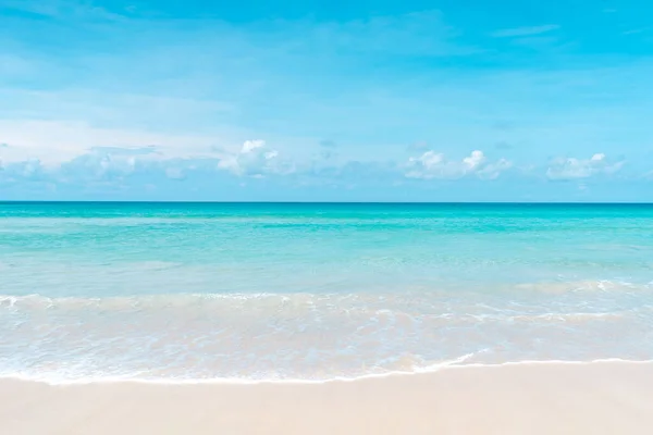 Beautiful Tropical Beach Blue Sky White Clouds Abstract Texture Background — Stock Photo, Image