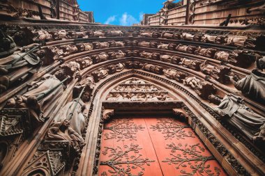 Notre dame strasbourg katedral giriş.