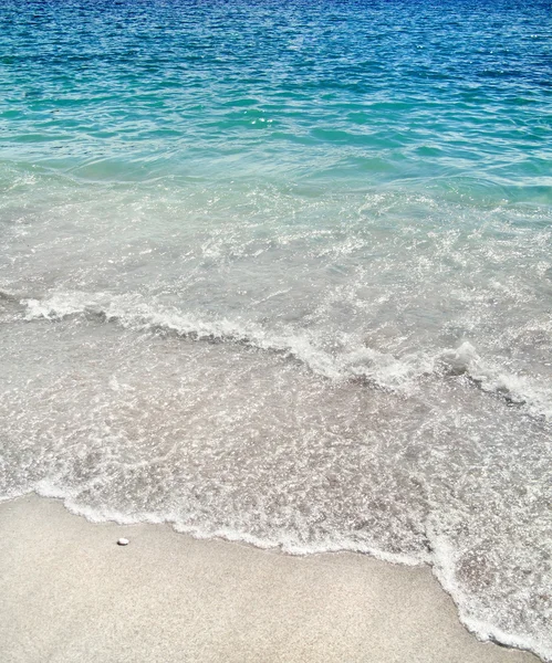 Sandy shore of blue sea. — Stock Photo, Image