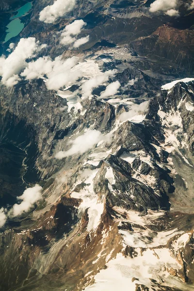 Alpes vue sur les montagnes depuis le ciel — Photo
