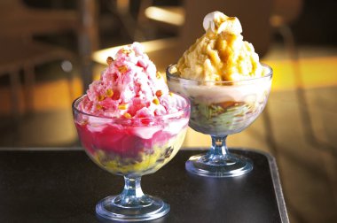 Asya usulü buzlu tatlı, buz kacang. 