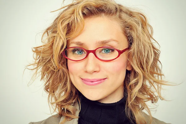 Mutlu genç iş kadını