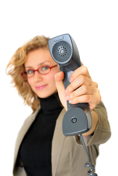Mujer de negocios está mostrando el teléfono — Foto de Stock