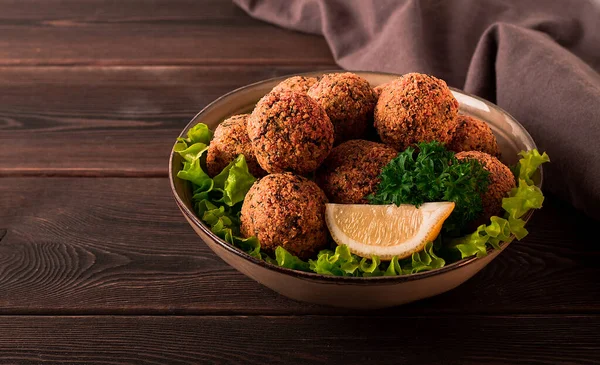 Bolas Falafel Garbanzo Una Mesa Madera Primer Plano Comida Vegetariana — Foto de Stock