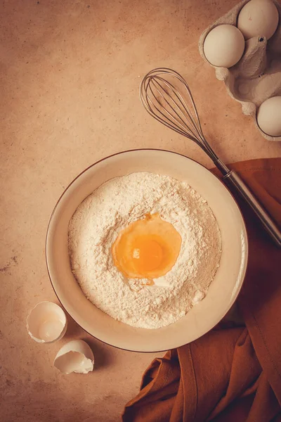 Food Background Concept Plate Wheat Flour Broken Egg Whisk Kitchen — Stockfoto