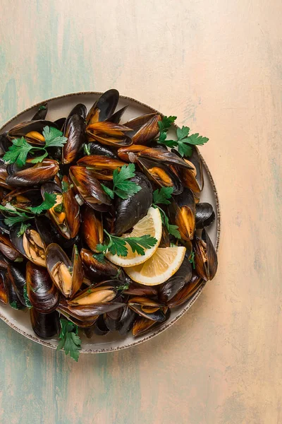 Fresh Boiled Mussels Black Sea Parsley Lemon People — Stock Fotó