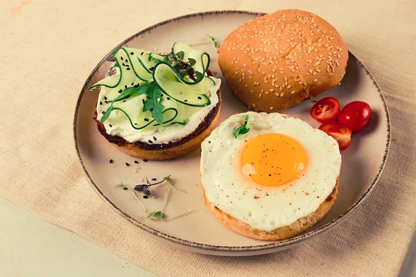 Assortment Sandwiches White Bread Fried Egg Cream Cheese Cucumber Capelin — Stockfoto