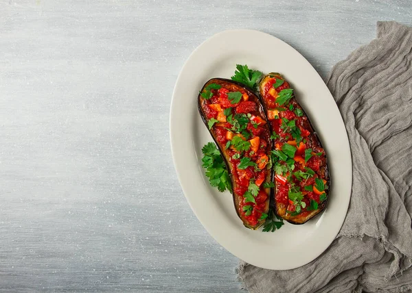 Piatto Tradizionale Turco Imam Bayildi Melanzane Ripiene Con Pomodori Erbe — Foto Stock