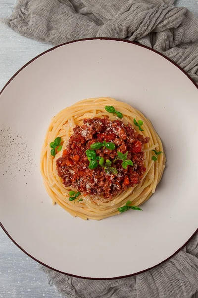 Spaghetti Bolognese Widok Góry Zbliżenie Brak Osób Domowe — Zdjęcie stockowe