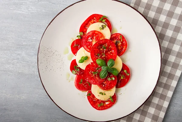 Caprese Salad Italian Traditional Dish Tomatoes Mozzarella Cheese Basil Spices — стокове фото