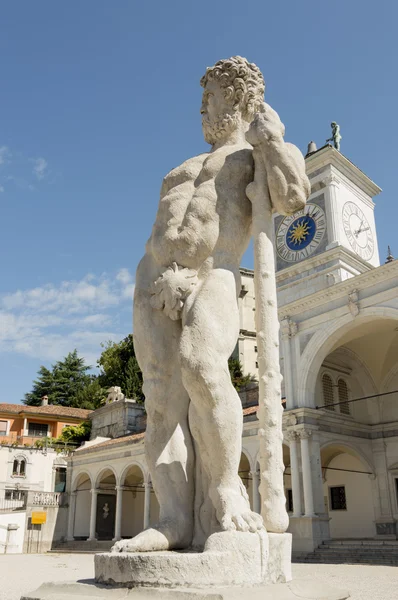 Staty av caco, udine Italien — Stockfoto