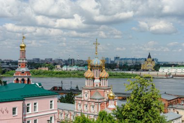 Nijniy Novgorod tetikçi olarak volga dolgu ve alexander nevsky Katedrali Stroganov kilise