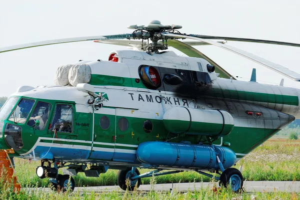Российский вертолет МИ-8 — стоковое фото
