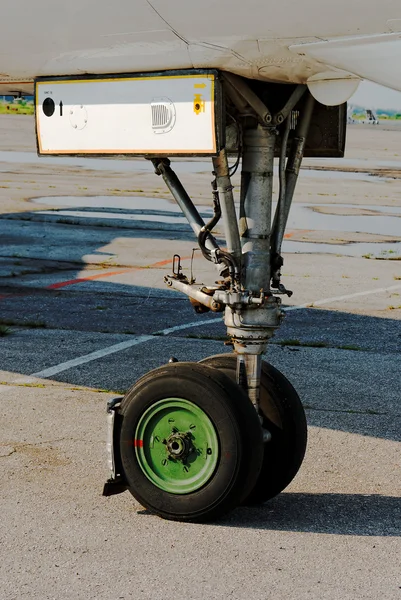 民間航空の飛行機のシャーシ — ストック写真