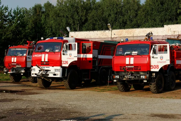 Automobili di un vigile del fuoco dell'aeroporto di Strigino in Nizhny Novgorod — Foto Stock