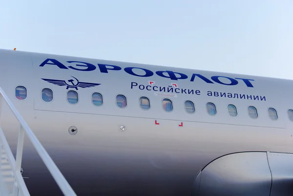 Inscrição a bordo "Aeroflot. Companhias aéreas russas " — Fotografia de Stock