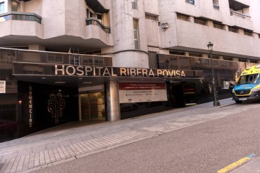 Vigo İspanya 'daki Povisa hastanesinin acil durum erişimi.