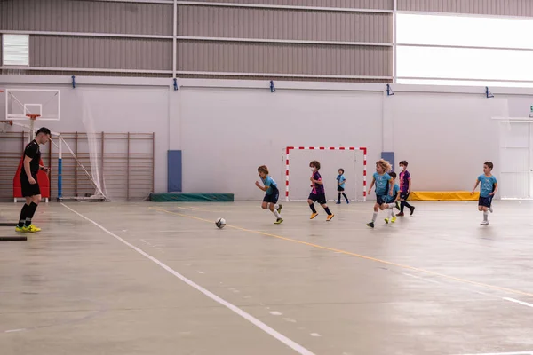 MOANA PONTEVEDRA SPANYOLORSZÁG 7 2022 futsal mérkőzés a regionális gyermekligában a Domaio pavilonban — Stock Fotó