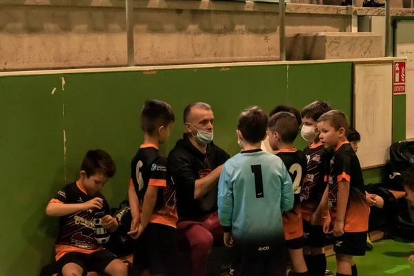 Salceda, Pontevedra, Spain. 14th May 2022. children indoor soccer league match — стокове фото