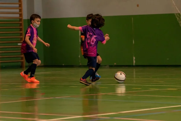 サルセダ、ポンテベドラ、スペイン。2022年5月14日子供室内サッカーリーグ戦 — ストック写真