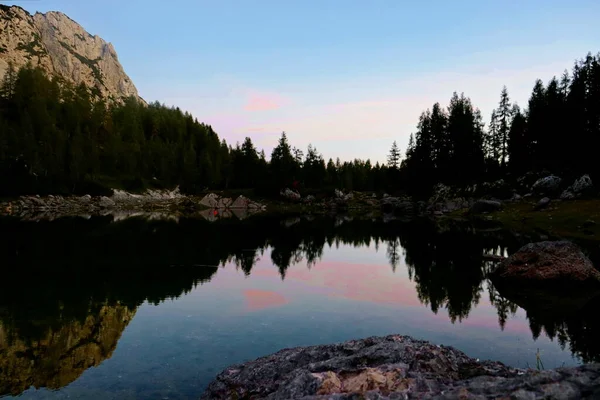 Triglav Gölü Triglav Ulusal Parkı, Slovenya, Sunset ve Kızıl Gök