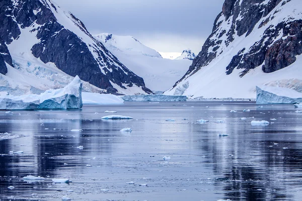 Antarctische ijs landschap — Stockfoto