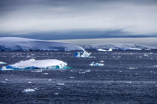 Antártida paisagem de gelo marinho-2 — Fotografia de Stock