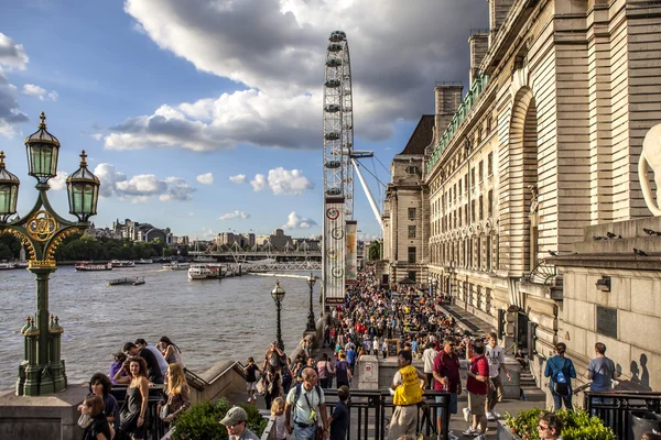 London nagy kerék és a Temze-folyó — Stock Fotó