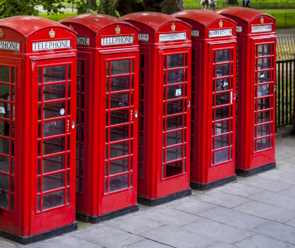 Londra kırmızı telefon kabinleri