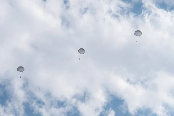 Gökyüzünde Uçan Bir Hava Balonu Manzarası — Stok fotoğraf
