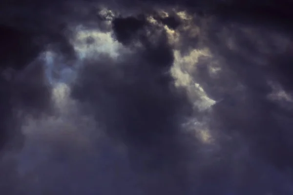 Dunkler Himmel Mit Regenwolken Herbstliches Regenwetter — Stockfoto