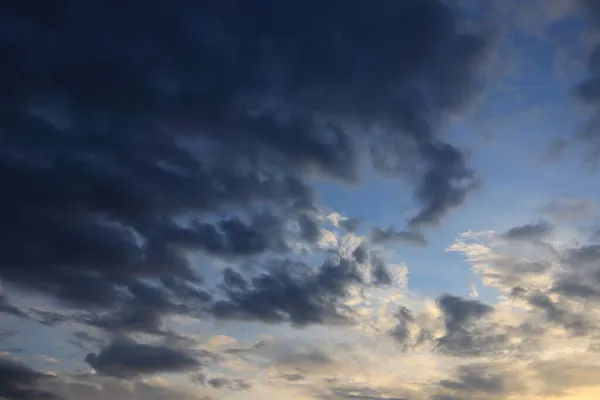 Blue Sky Dark Clouds — Stock Photo, Image