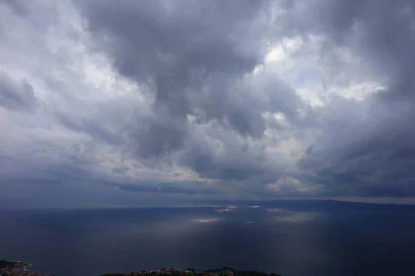 アドリア海の上に曇った空 — ストック写真