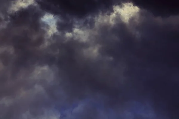 Sötét Esőfelhőkkel Őszi Esős Időjárás — Stock Fotó