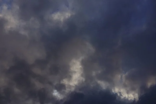 Mörk Himmel Med Regn Moln Höst Regnigt Väder — Stockfoto