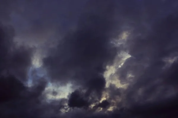 Mörk Himmel Med Regn Moln Höst Regnigt Väder — Stockfoto