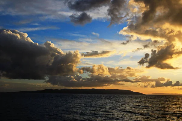 Céu Azul Com Nuvens Brancas — Fotografia de Stock