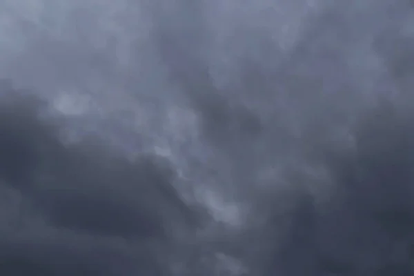 Mörka Moln Himlen Före Regn Och Storm — Stockfoto
