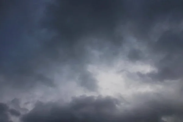 Σκοτεινός Ουρανός Σύννεφα Βροχής — Φωτογραφία Αρχείου
