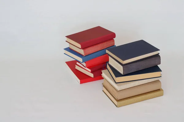 Stapel Bücher Auf Weiß — Stockfoto