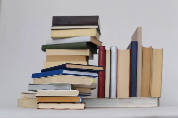 Stapel Boeken Witte Achtergrond — Stockfoto