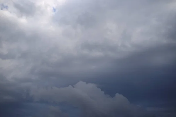 Cielo Con Nubes Lluvia Oscura —  Fotos de Stock