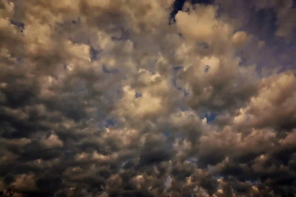 Céu Escuro Com Nuvens Chuva — Fotografia de Stock