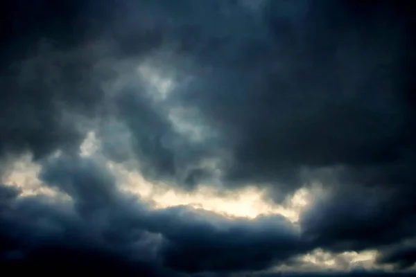 Cielo Scuro Con Nuvole Pioggia — Foto Stock