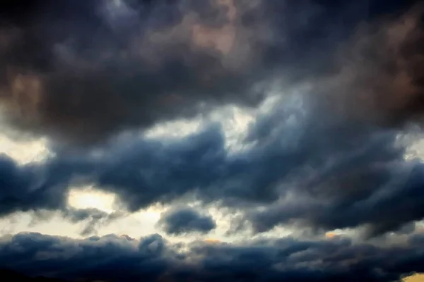 Céu Escuro Com Nuvens Chuva — Fotografia de Stock